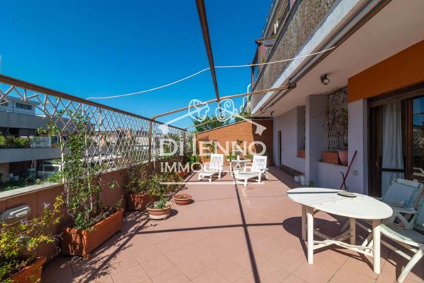 appartamento in vendita a Roma in zona Tor di Quinto