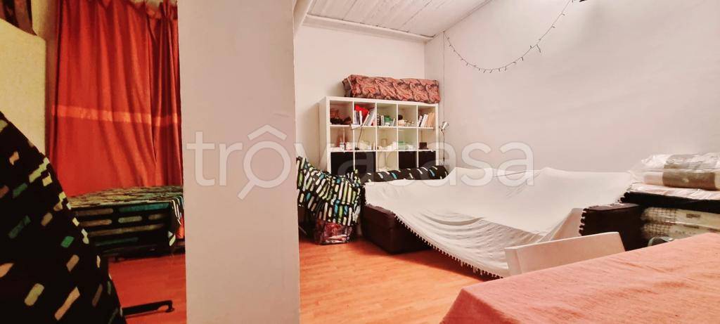 locale commerciale in vendita a Roma in zona EUR