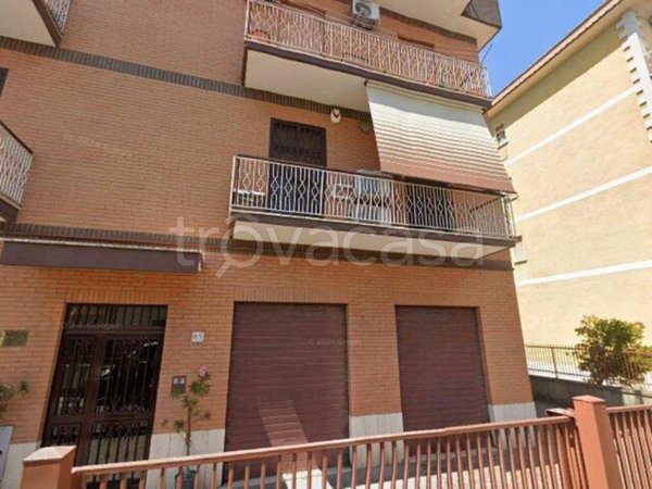 appartamento in vendita a Roma in zona Torre Angela