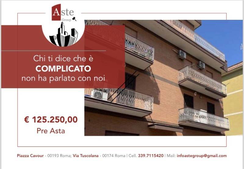 appartamento in vendita a Roma in zona Torre Angela