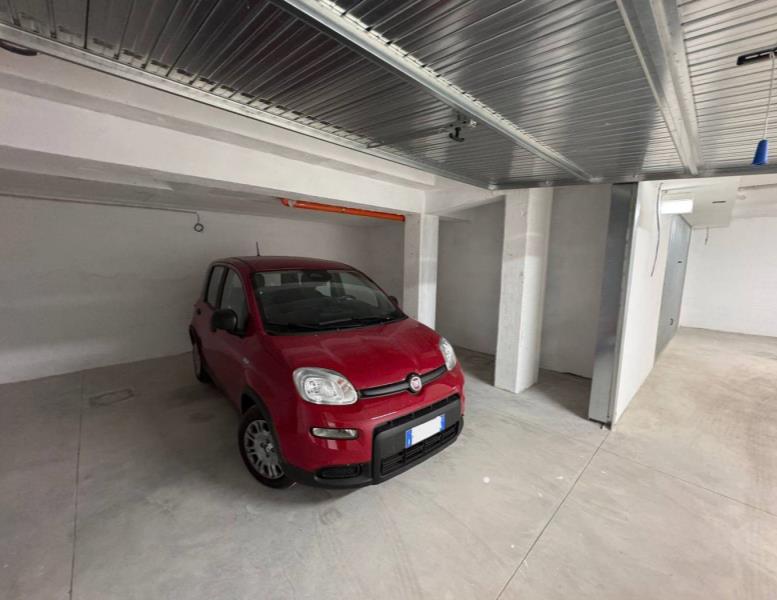 negozio in vendita a Roma in zona Collatino