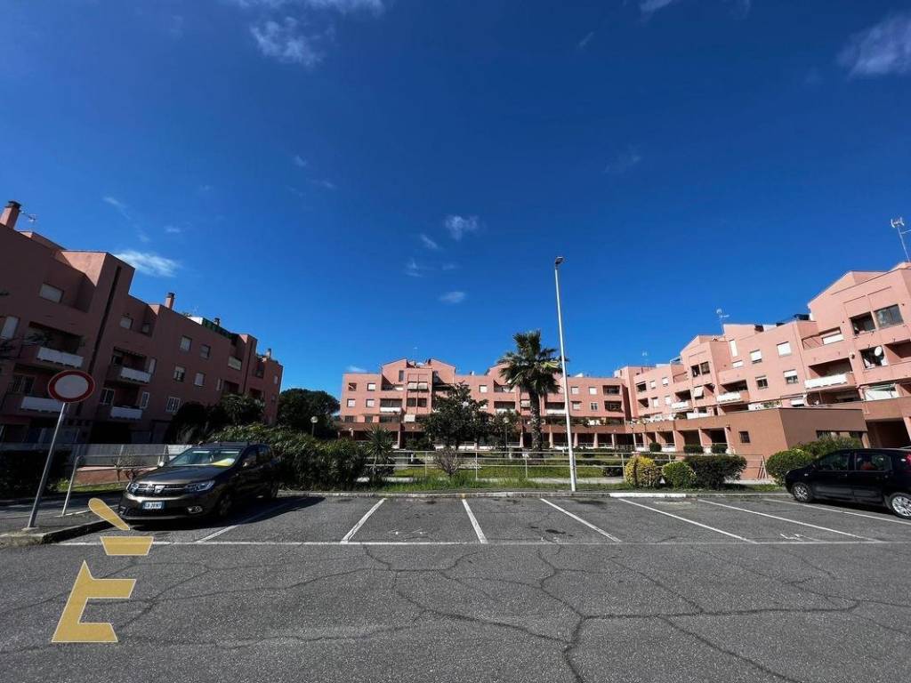 appartamento in vendita a Roma in zona Dragoncello
