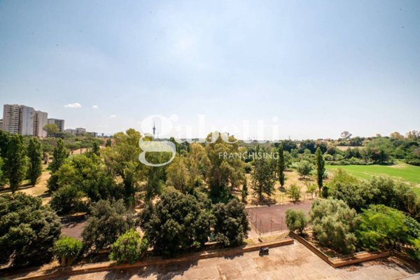 appartamento in vendita a Roma in zona Ostiense