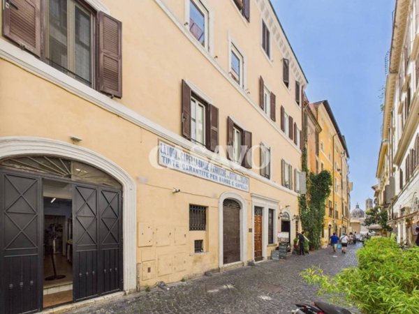 appartamento in vendita a Roma in zona Rione Monti/Campitelli