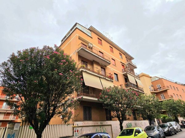 appartamento in vendita a Roma in zona Portuense