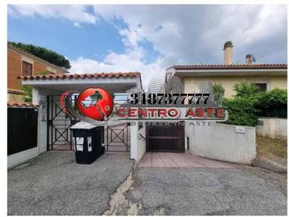 appartamento in vendita a Roma in zona Casal Morena
