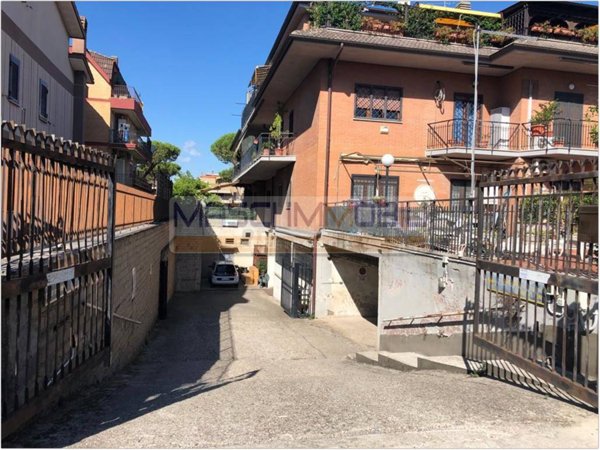 ufficio in vendita a Roma in zona Casal Morena