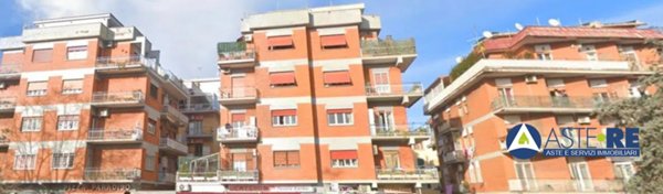 appartamento in vendita a Roma in zona Tuscolano