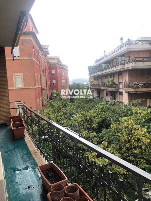 appartamento in vendita a Roma in zona Tor di Quinto