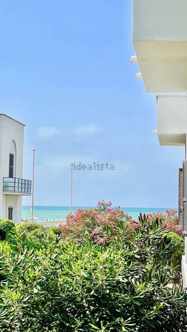 appartamento in vendita a Roma in zona Ostia