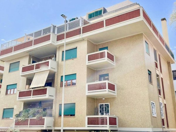 appartamento in vendita a Roma in zona Ostia