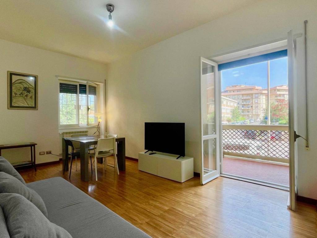 appartamento in vendita a Roma in zona Castel Fusano