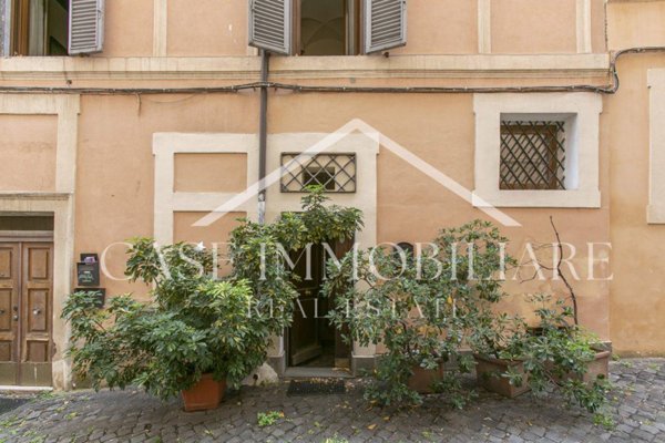 appartamento in vendita a Roma in zona Rione Monti/Campitelli