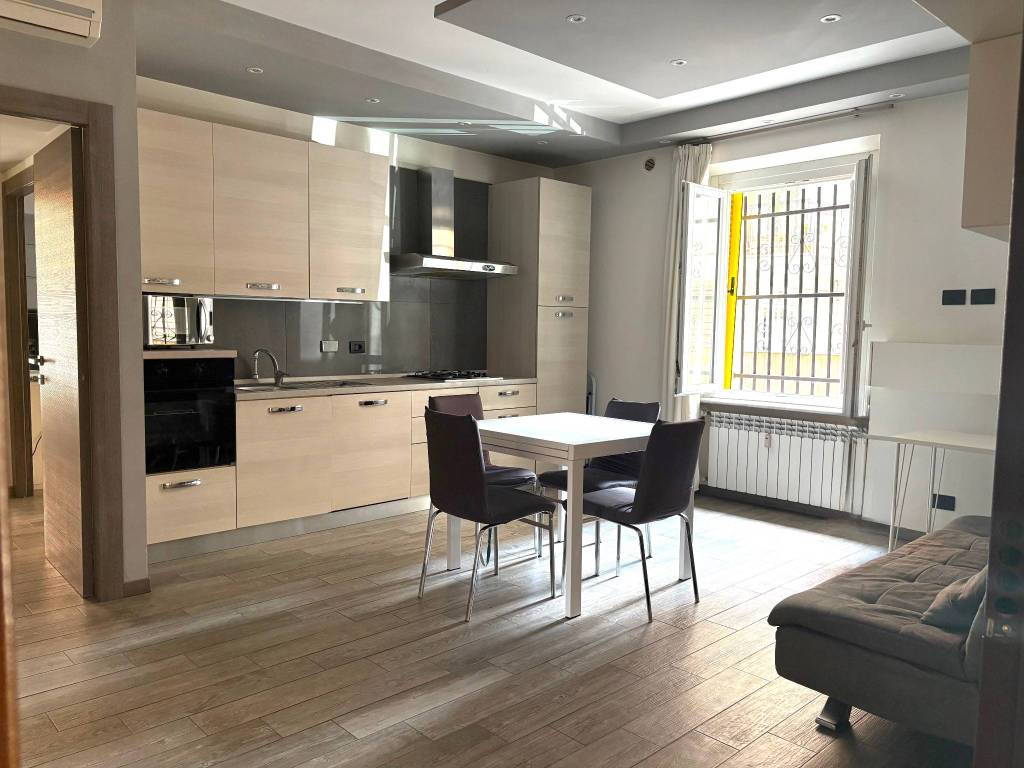 appartamento in vendita a Roma in zona Appio Latino