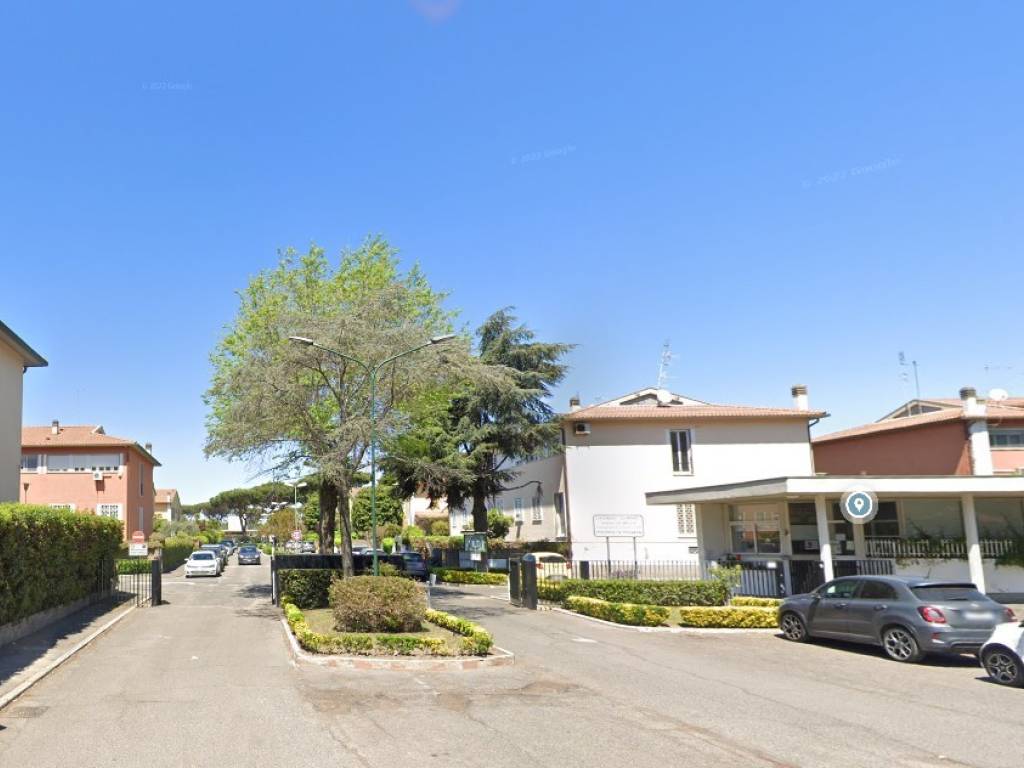 casa indipendente in vendita a Roma in zona Casal Palocco