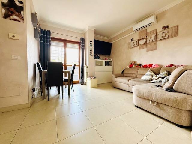 appartamento in vendita a Roma in zona Ponte di Nona