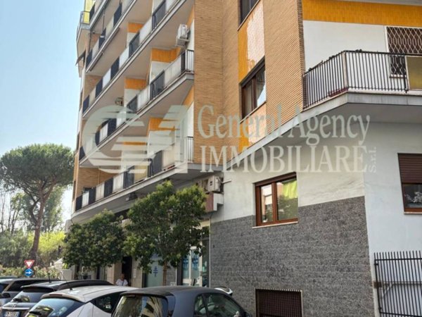 appartamento in vendita a Roma in zona Ardeatino