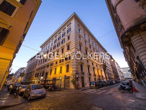 appartamento in vendita a Roma in zona Rione Monti/Campitelli