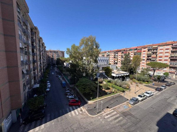 appartamento in vendita a Roma in zona Portuense