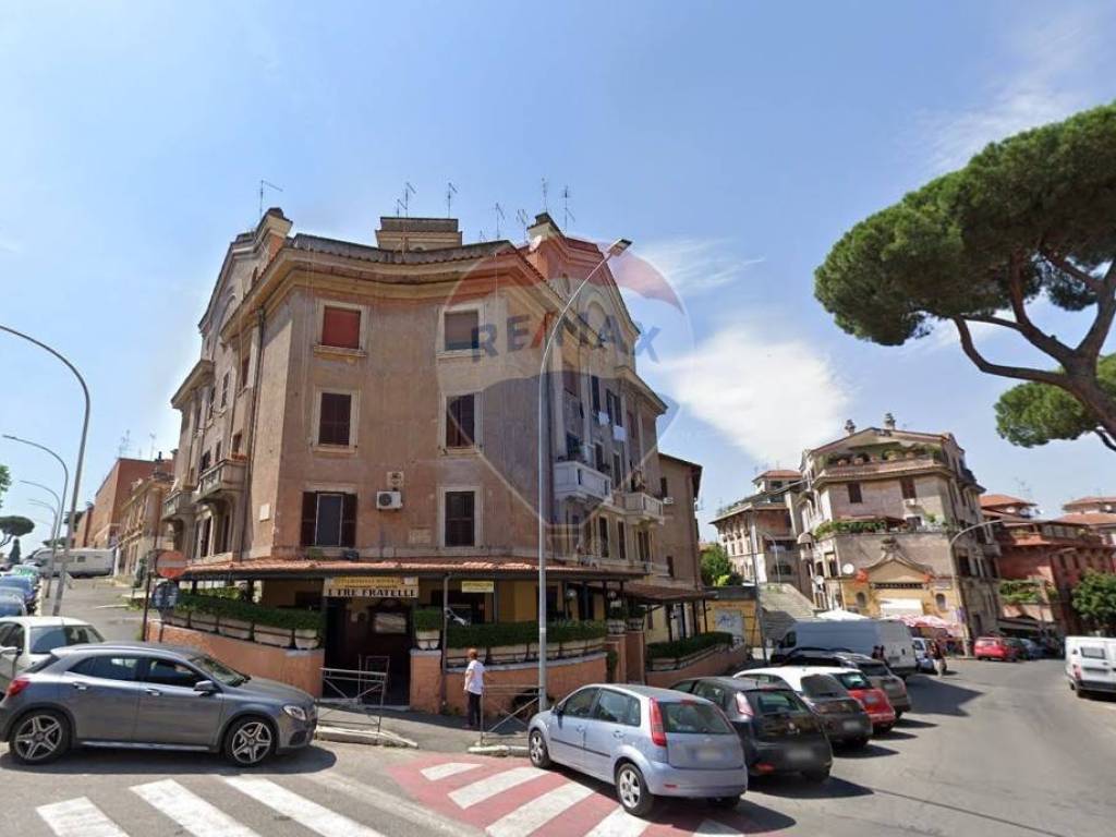 negozio in vendita a Roma in zona Ostiense