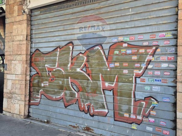 negozio in vendita a Roma in zona Prenestino-Centocelle