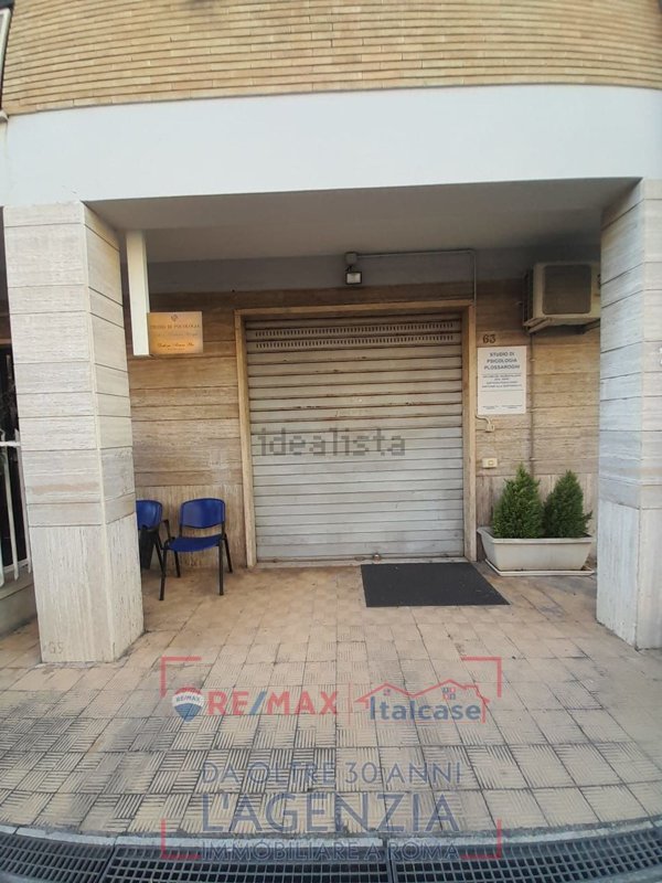 locale commerciale in vendita a Roma