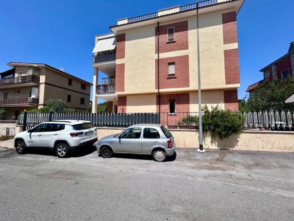appartamento in vendita a Roma in zona Acilia