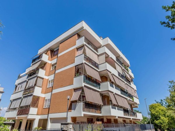appartamento in vendita a Roma in zona Tomba di Nerone