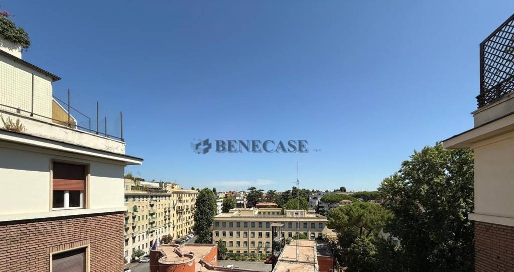 appartamento in vendita a Roma in zona Della Vittoria