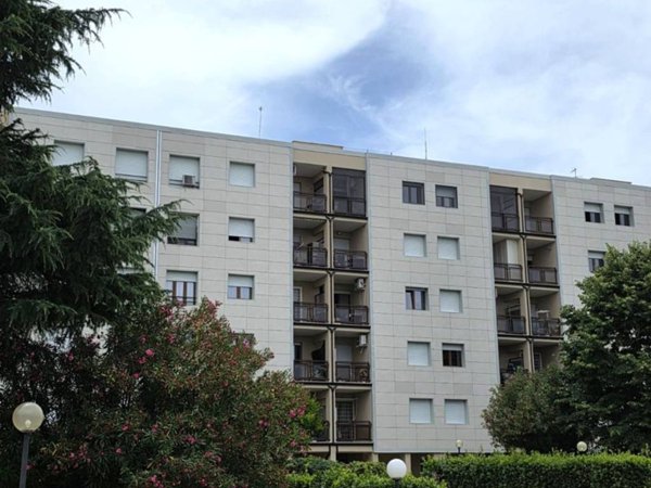 appartamento in vendita a Roma in zona Torre Angela