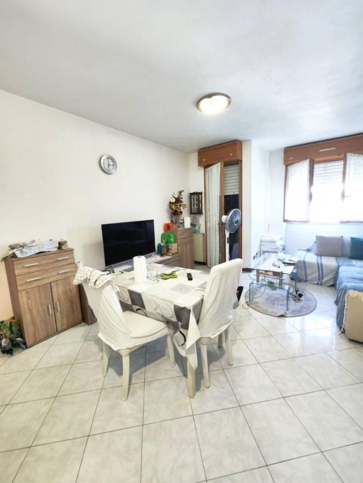 appartamento in vendita a Roma in zona Torre Angela