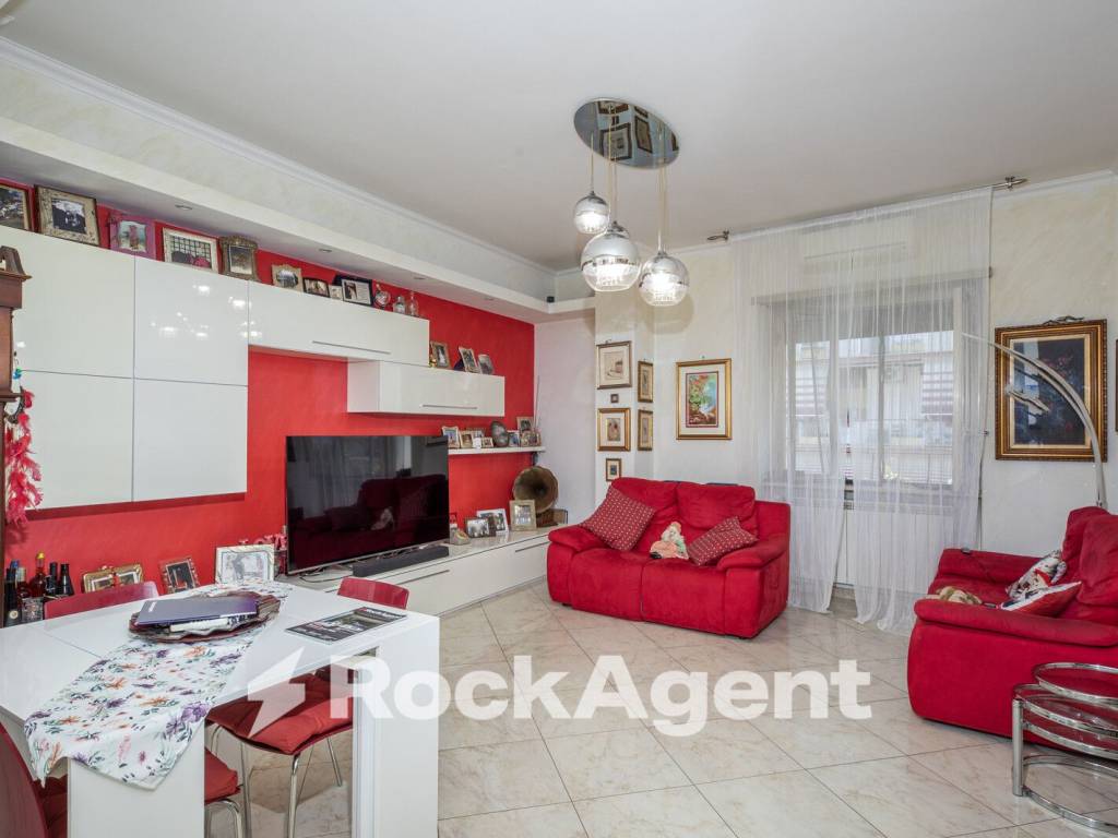 appartamento in vendita a Roma in zona Prenestino-Labicano