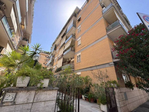appartamento in vendita a Roma in zona Tor di Quinto