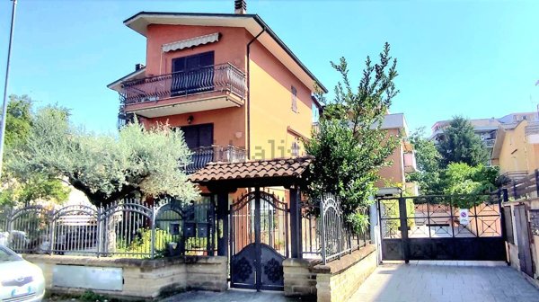 appartamento in vendita a Roma in zona Ponte Mammolo