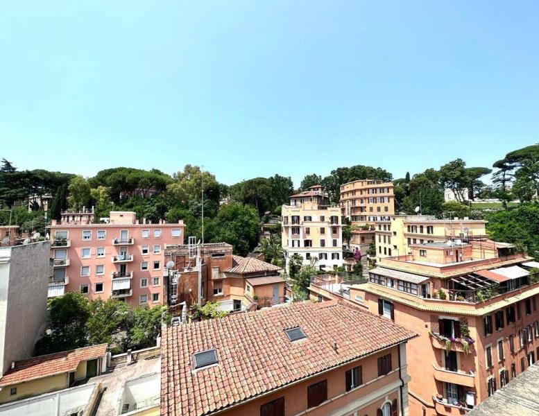 appartamento in vendita a Roma in zona Trastevere