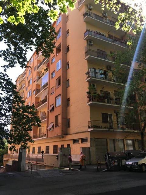 appartamento in vendita a Roma in zona Ostiense