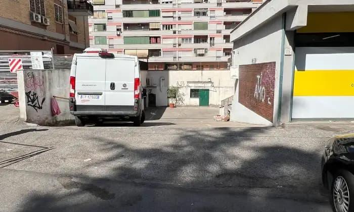 negozio in vendita a Roma in zona Collatino