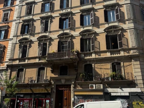 appartamento in vendita a Roma in zona Esquilino