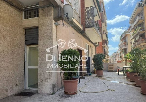 locale commerciale in vendita a Roma
