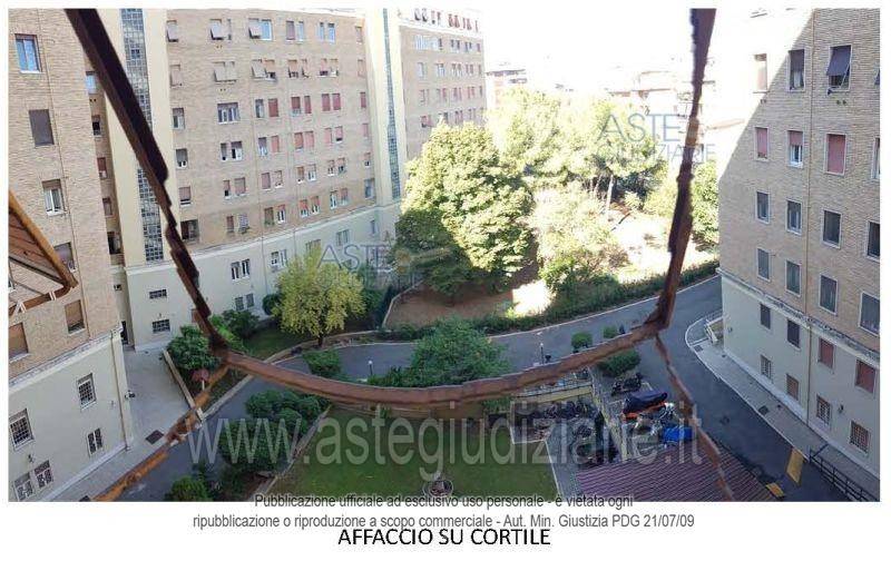 appartamento in vendita a Roma in zona Ostiense