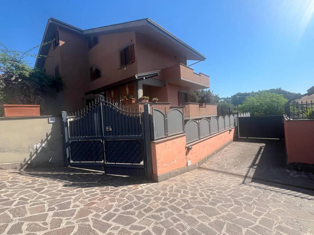 casa indipendente in vendita a Roma in zona Olgiata