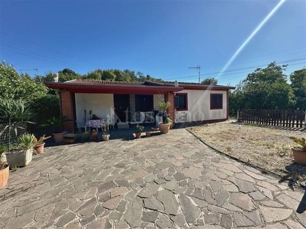 casa indipendente in vendita a Roma in zona Castel di Guido