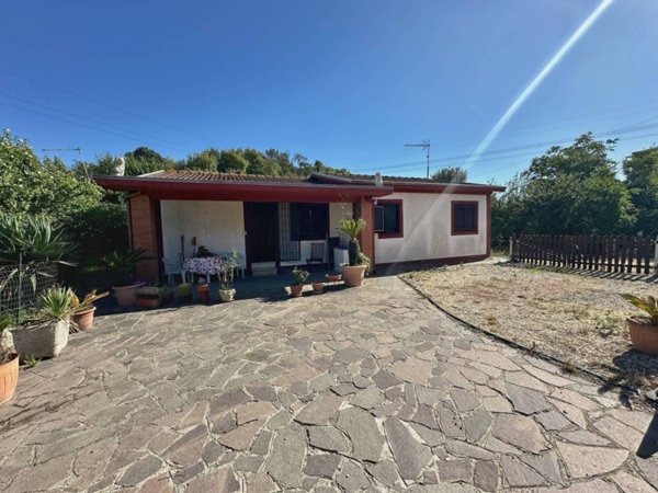casa indipendente in vendita a Roma in zona Castel di Guido