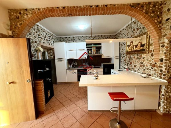 appartamento in vendita a Roma in zona Acilia