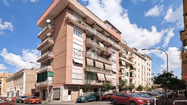 appartamento in vendita a Roma in zona Prenestino-Labicano