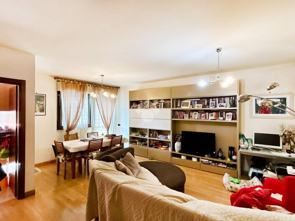 appartamento in vendita a Roma in zona Monte Sacro/Talenti
