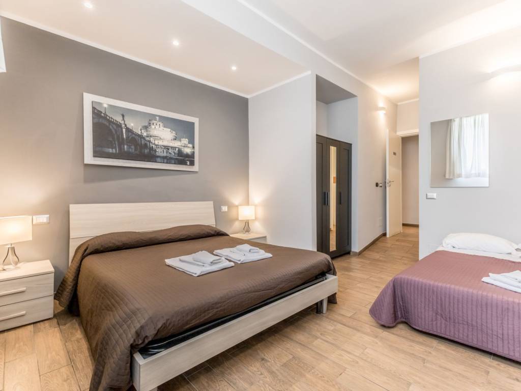 appartamento in vendita a Roma in zona Appio Latino