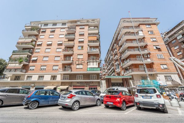 appartamento in vendita a Roma in zona Don Bosco