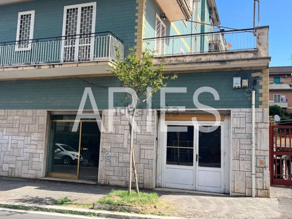 locale commerciale in vendita a Roma in zona Vitinia