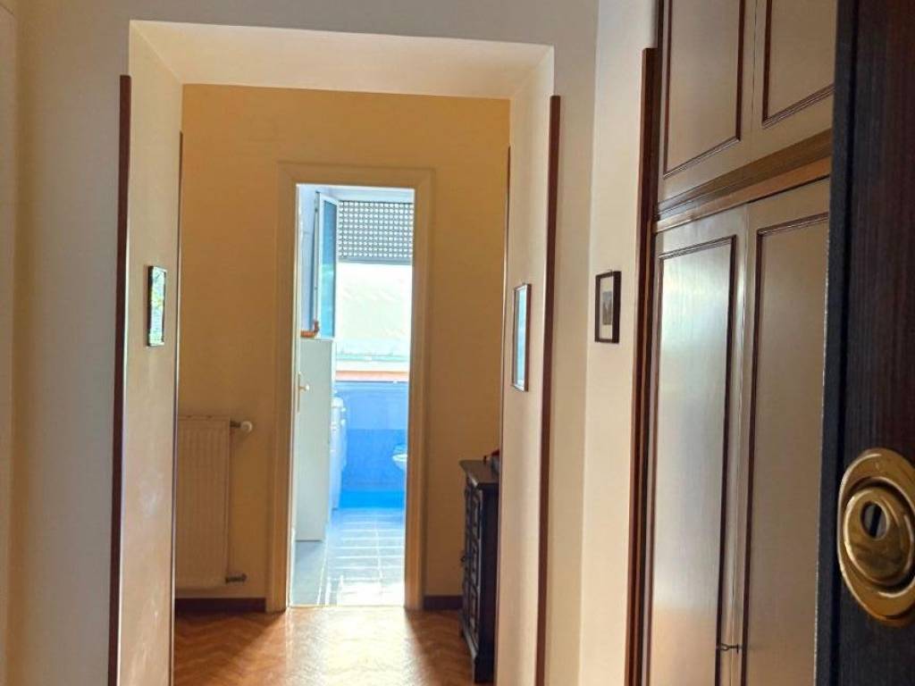 appartamento in vendita a Roma in zona Tuscolano